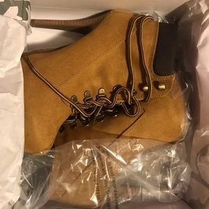 Timberland style high heel boots